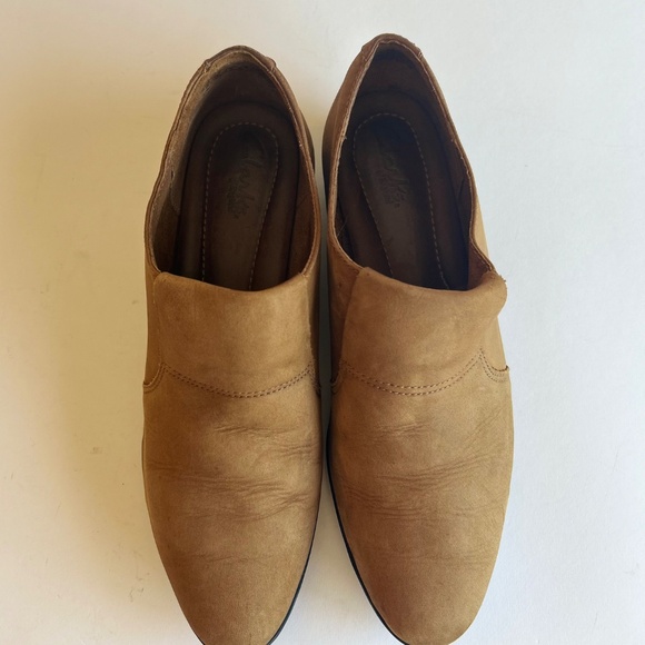 Clark’s Tan Genuine Leather Rubber Outsole Loafers size 9 - Picture 6 of 15